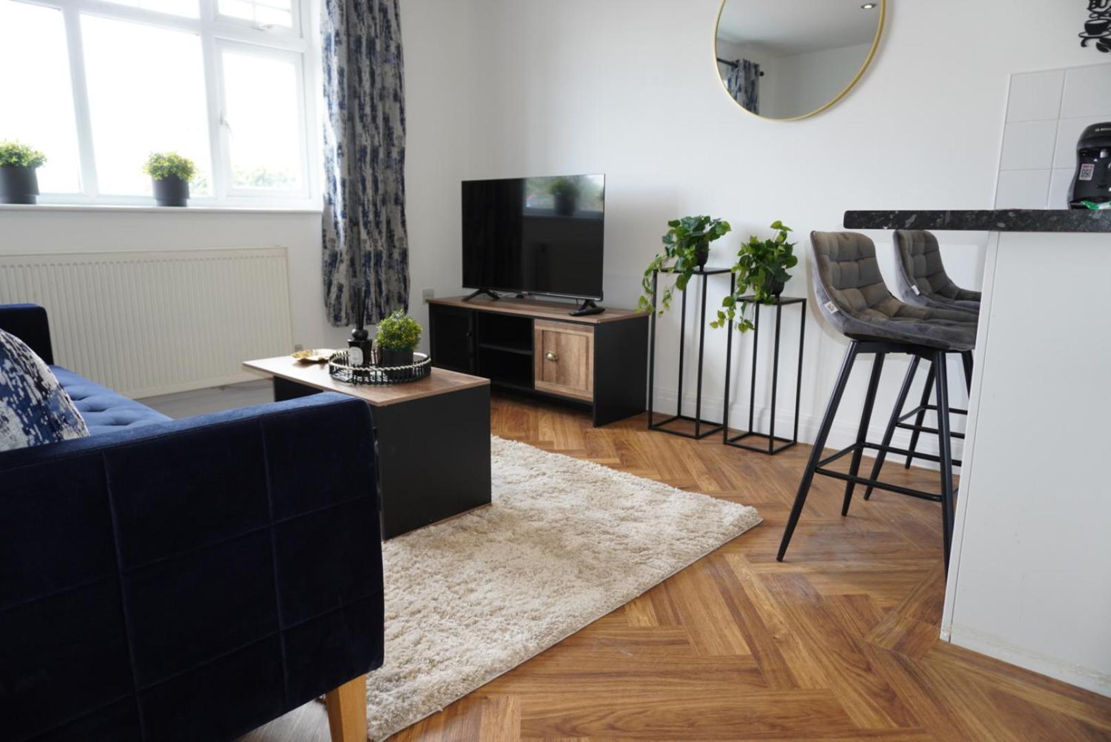 Apartment St Marks Court