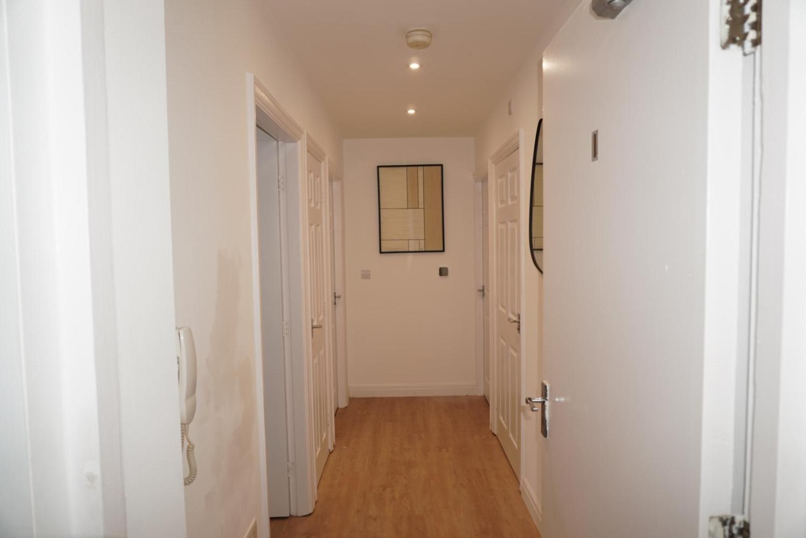 Apartment St Marks Court
